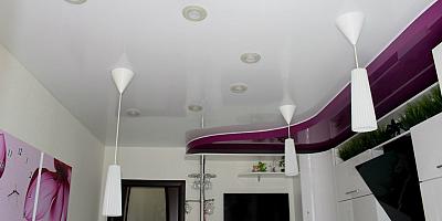 Двухуровневый натяжной потолок на кухню 10 кв.м